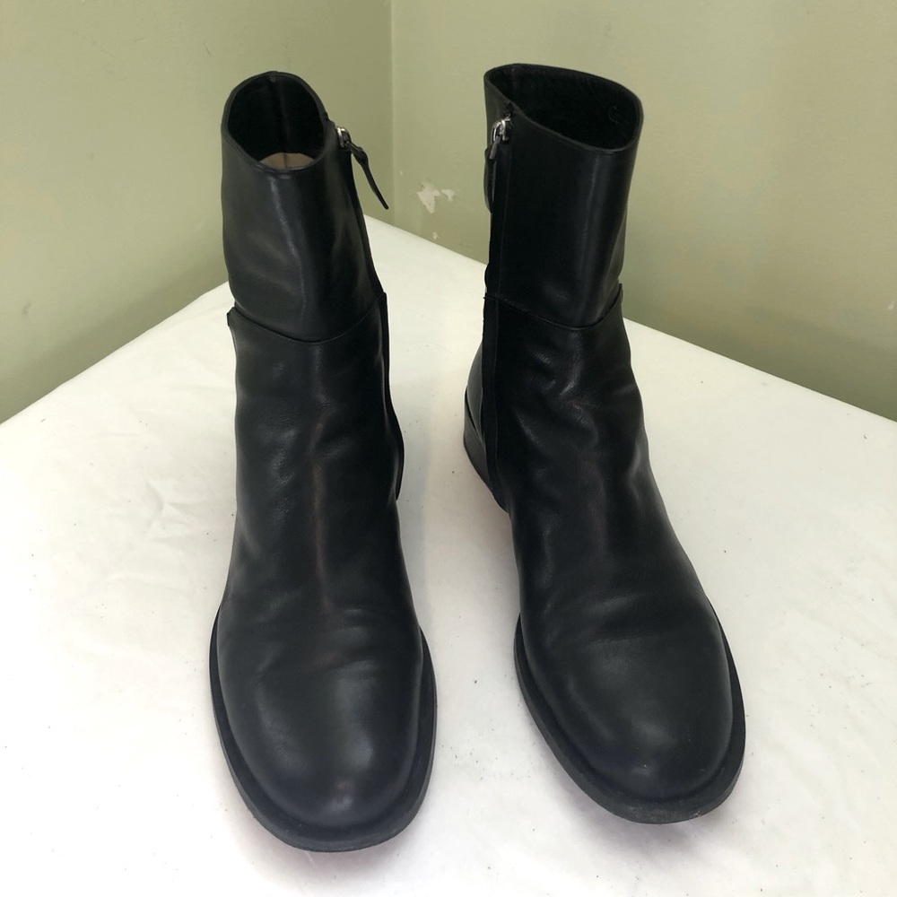 CALVIN KLEIN black leather gently worn